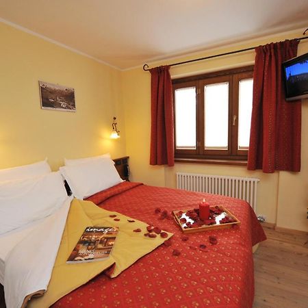 Hotel Le Petit Abri Champoluc Δωμάτιο φωτογραφία