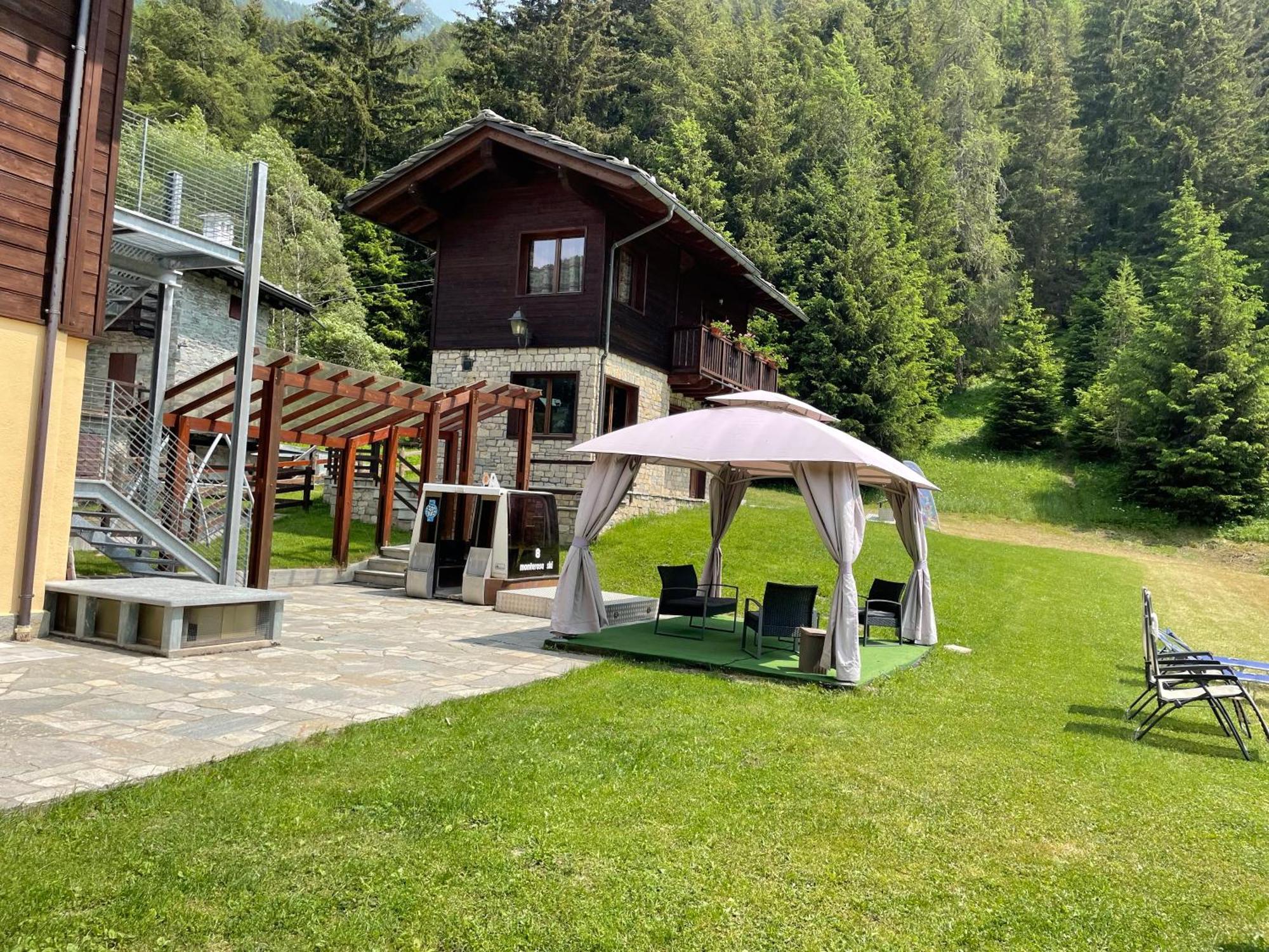 Hotel Le Petit Abri Champoluc Εξωτερικό φωτογραφία
