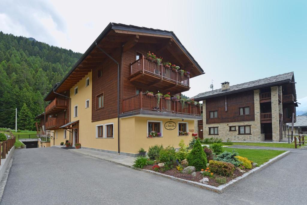 Hotel Le Petit Abri Champoluc Εξωτερικό φωτογραφία