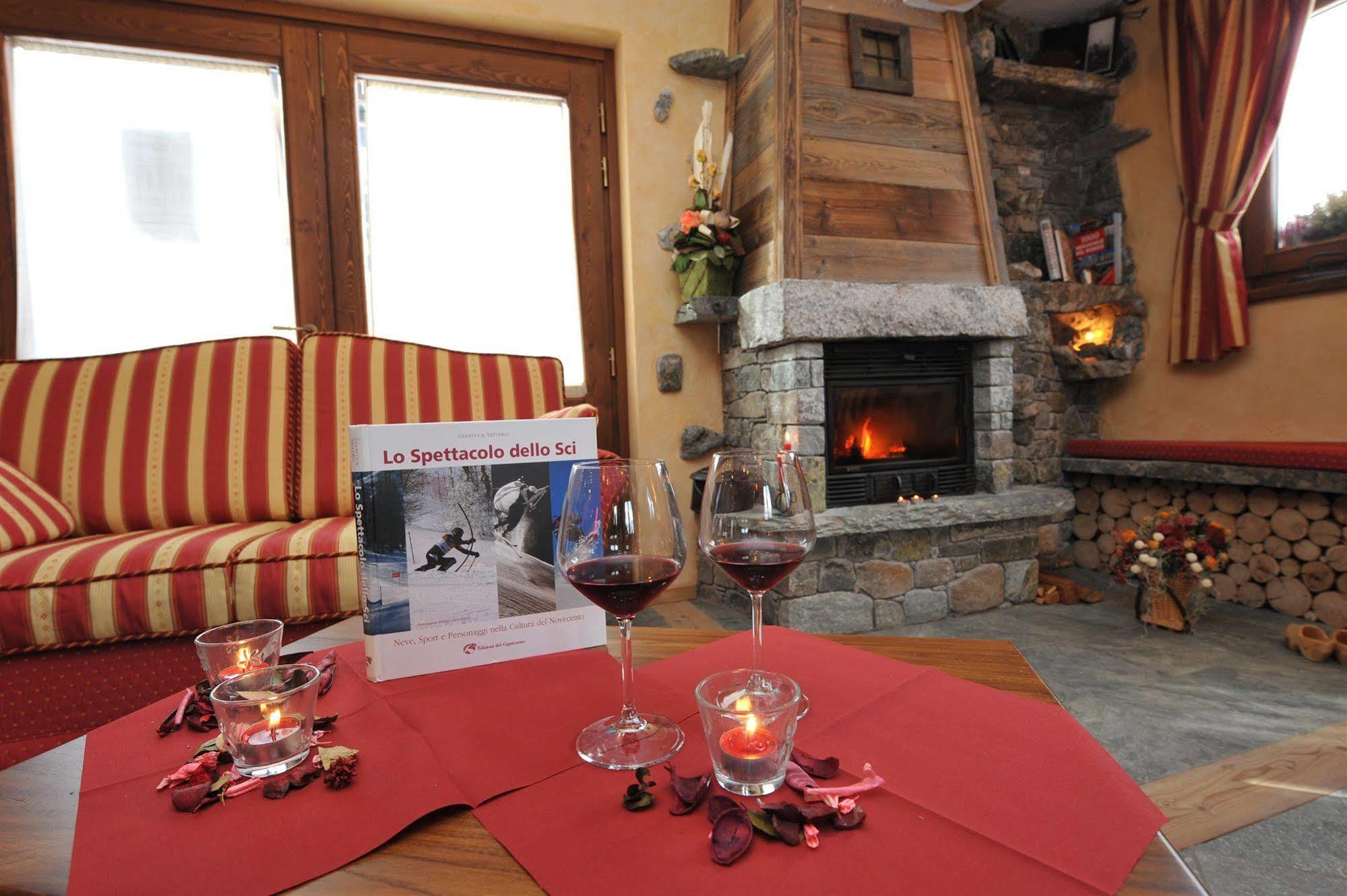 Hotel Le Petit Abri Champoluc Εξωτερικό φωτογραφία