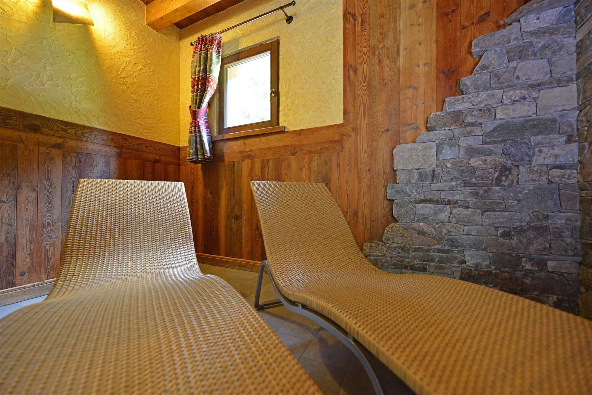 Hotel Le Petit Abri Champoluc Εξωτερικό φωτογραφία